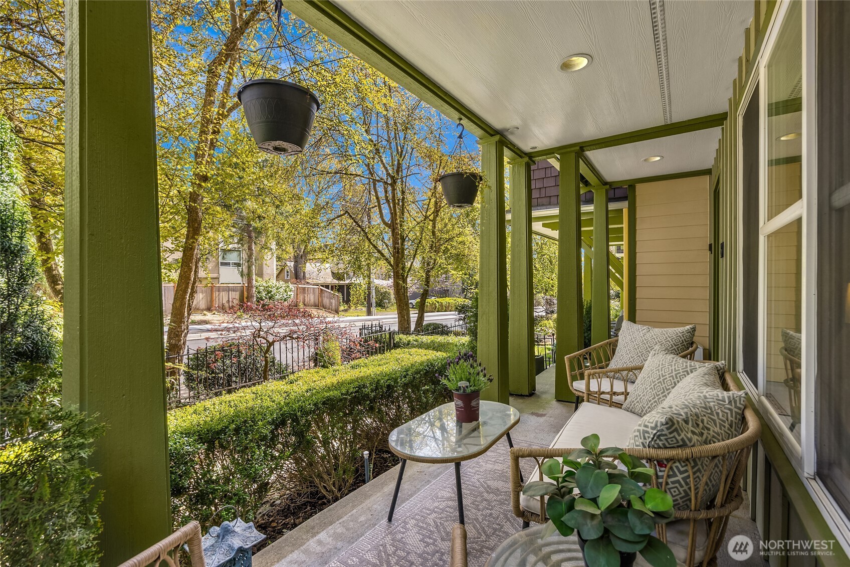 737 Madison Avenue N Unit: 30
