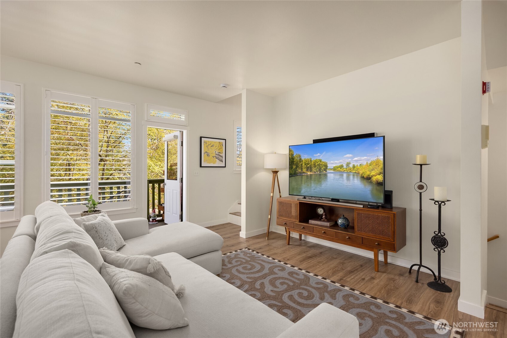 737 Madison Avenue N Unit: 30