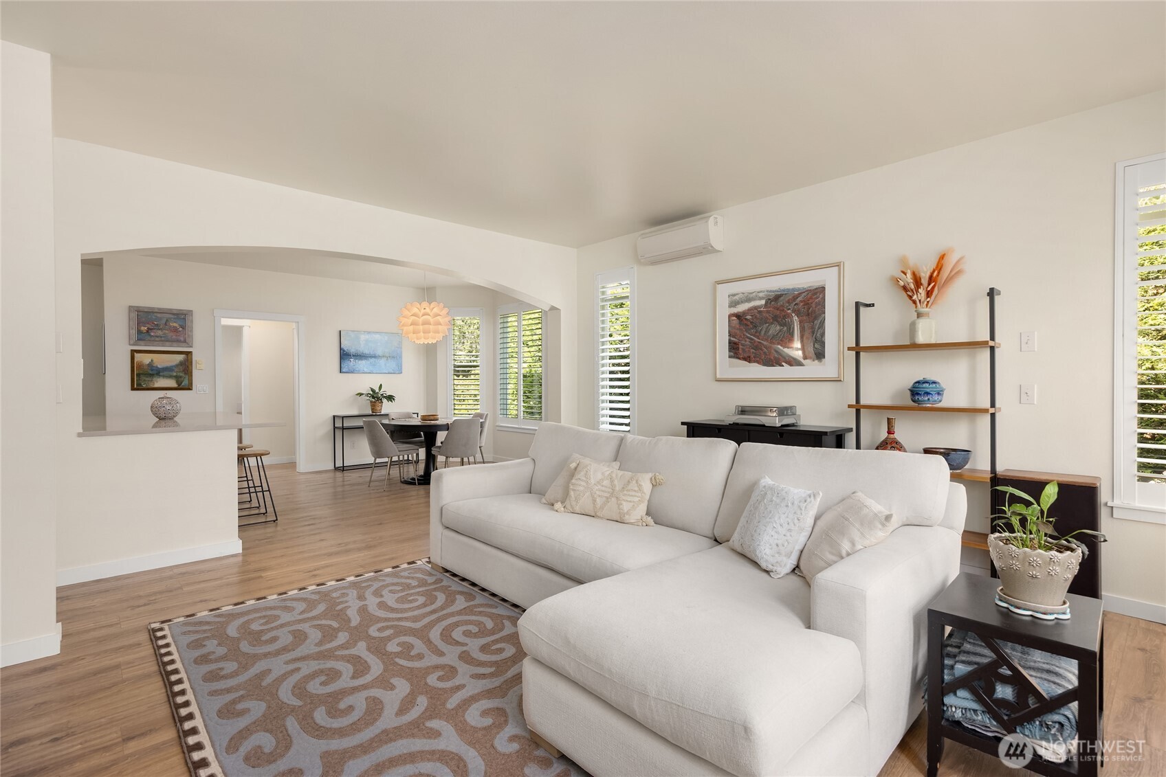 737 Madison Avenue N Unit: 30