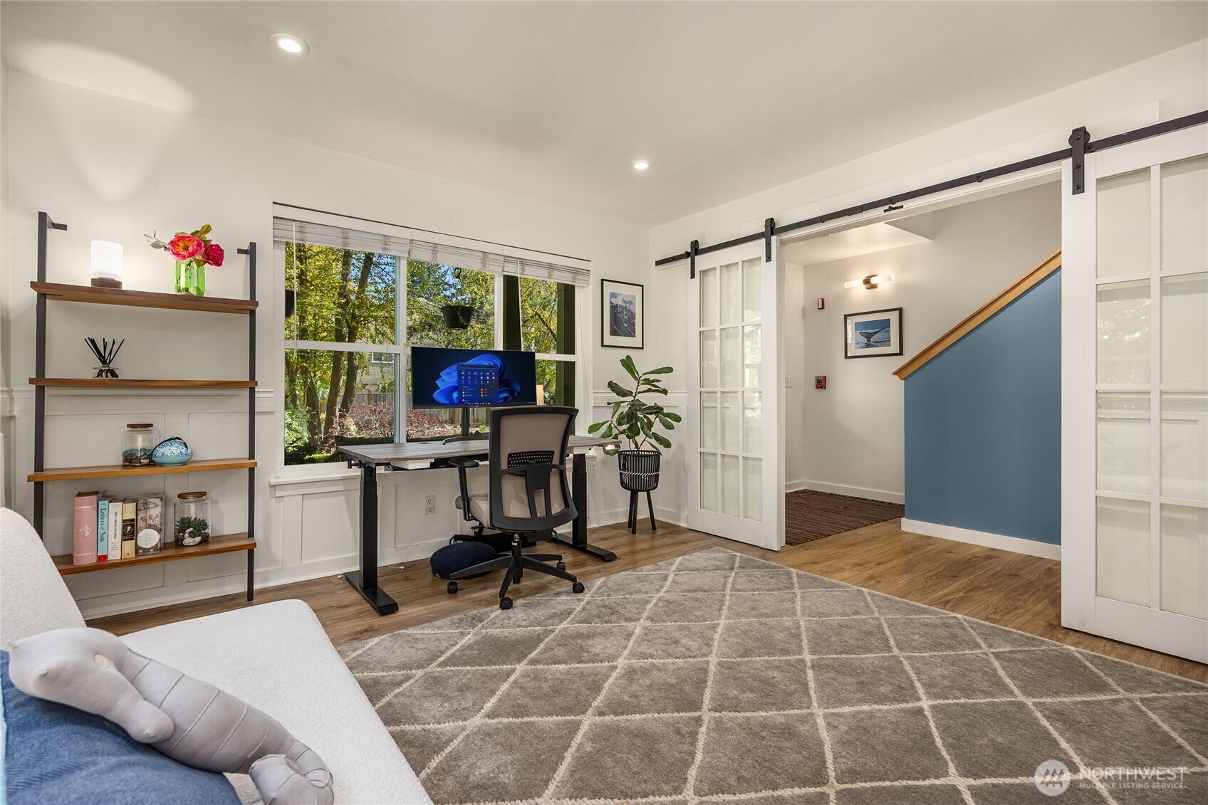 737 Madison Avenue N Unit: 30
