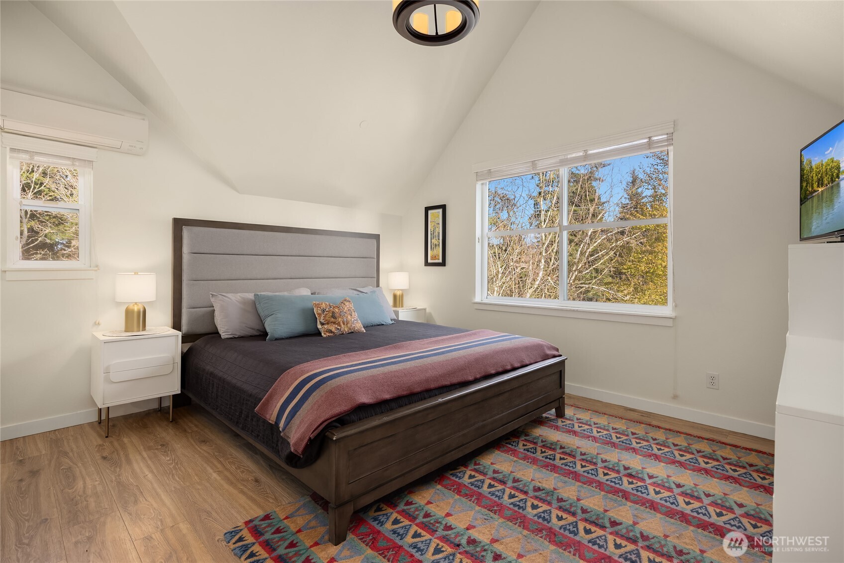 737 Madison Avenue N Unit: 30