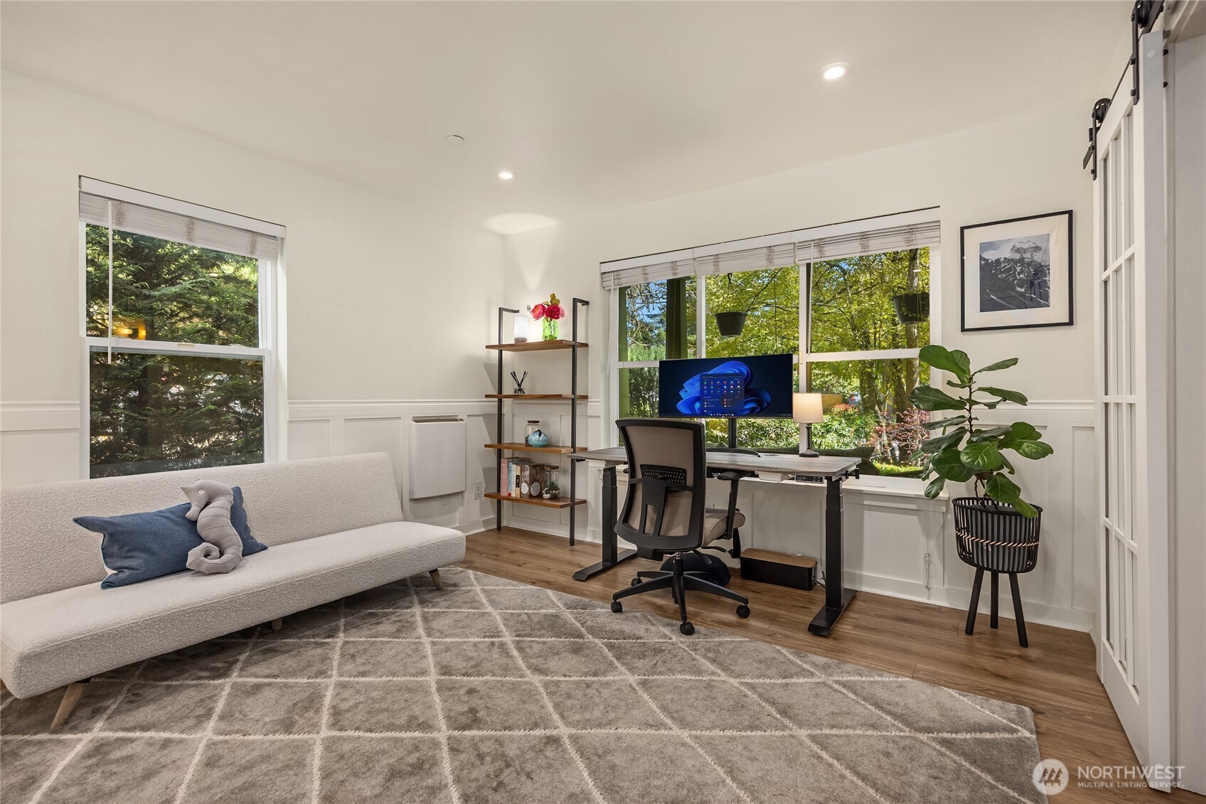 737 Madison Avenue N Unit: 30