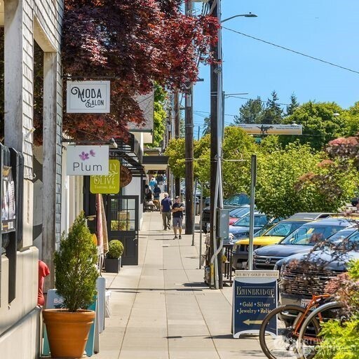 737 Madison Avenue N Unit: 30