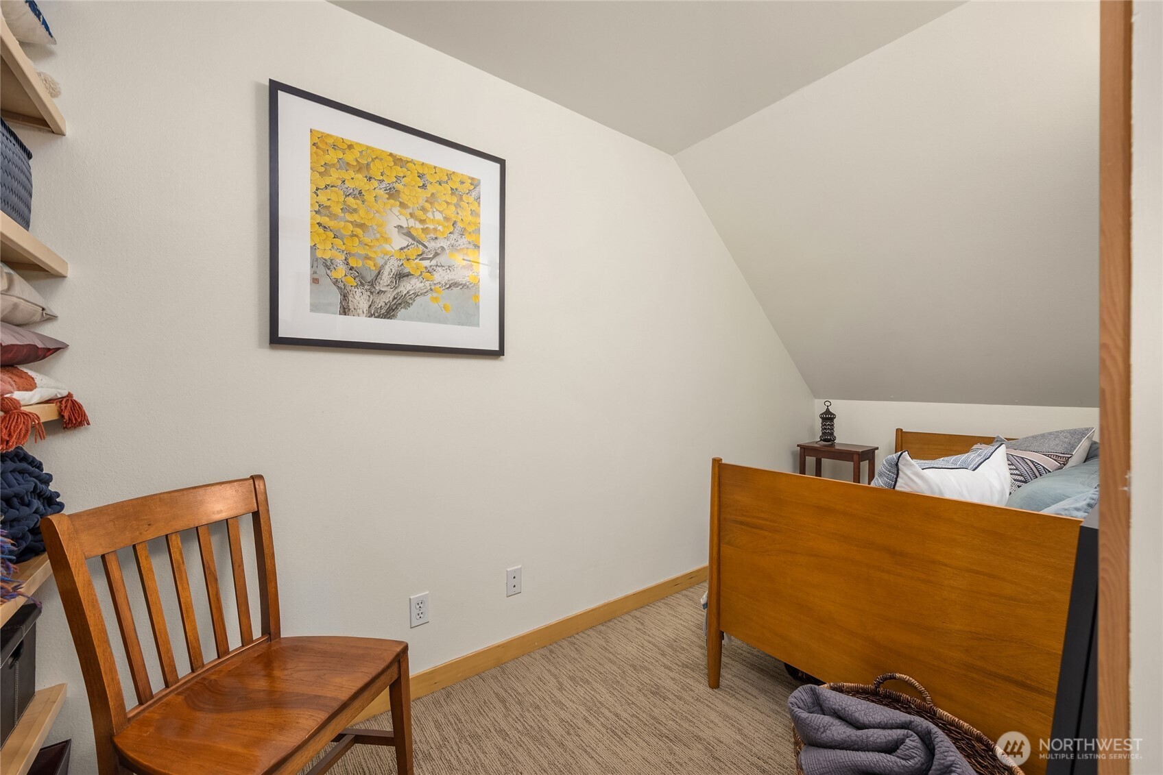 737 Madison Avenue N Unit: 30