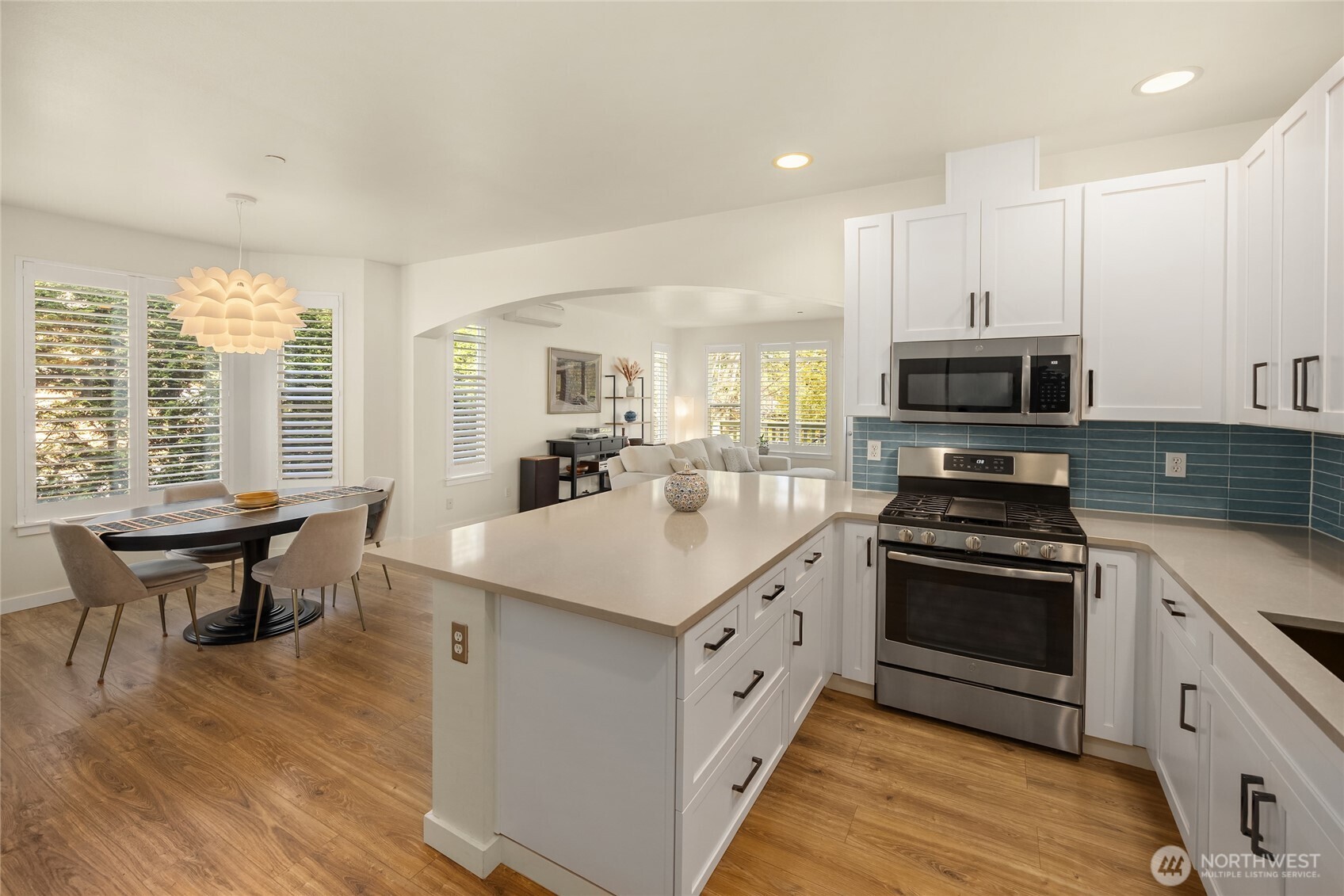 737 Madison Avenue N Unit: 30