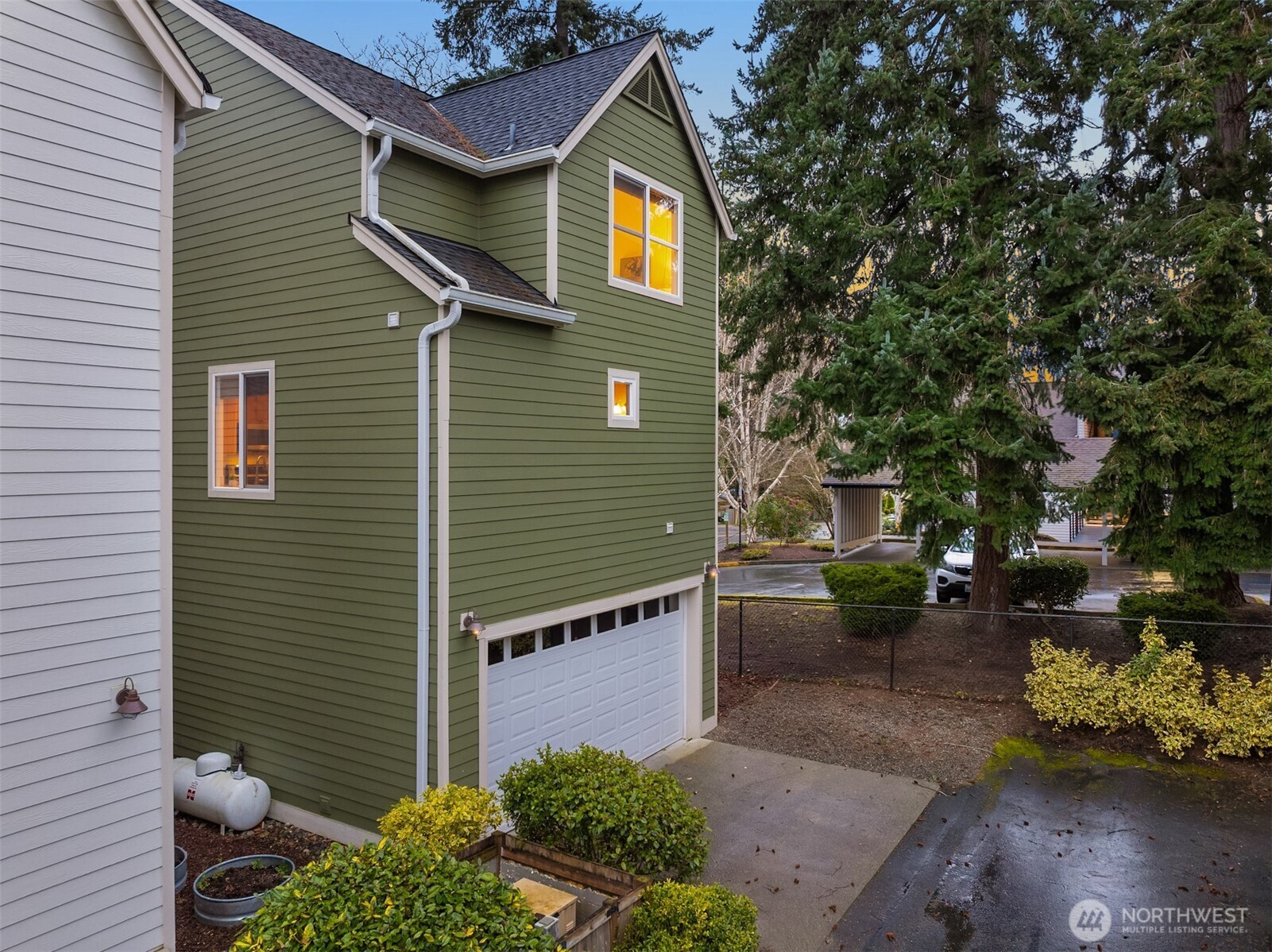 300 Wyatt Way NE Unit: 1