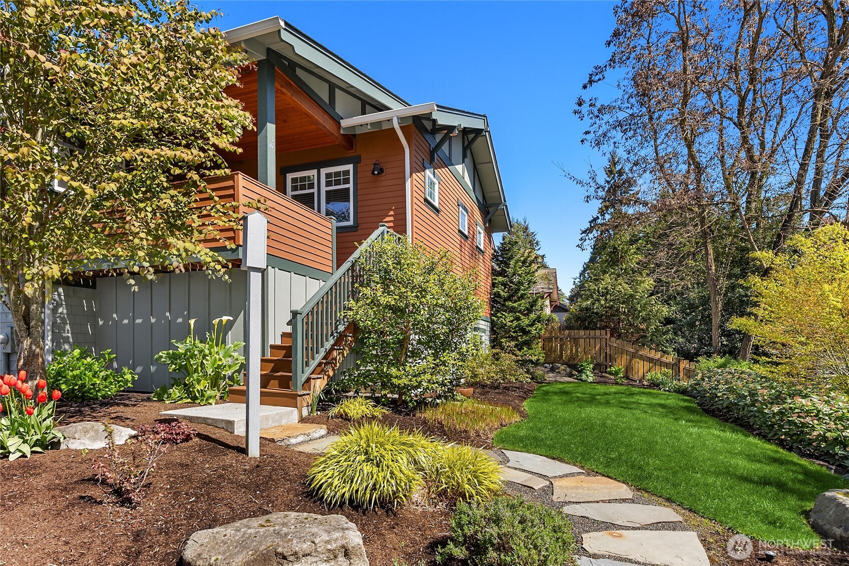 633 Pierce Court NW