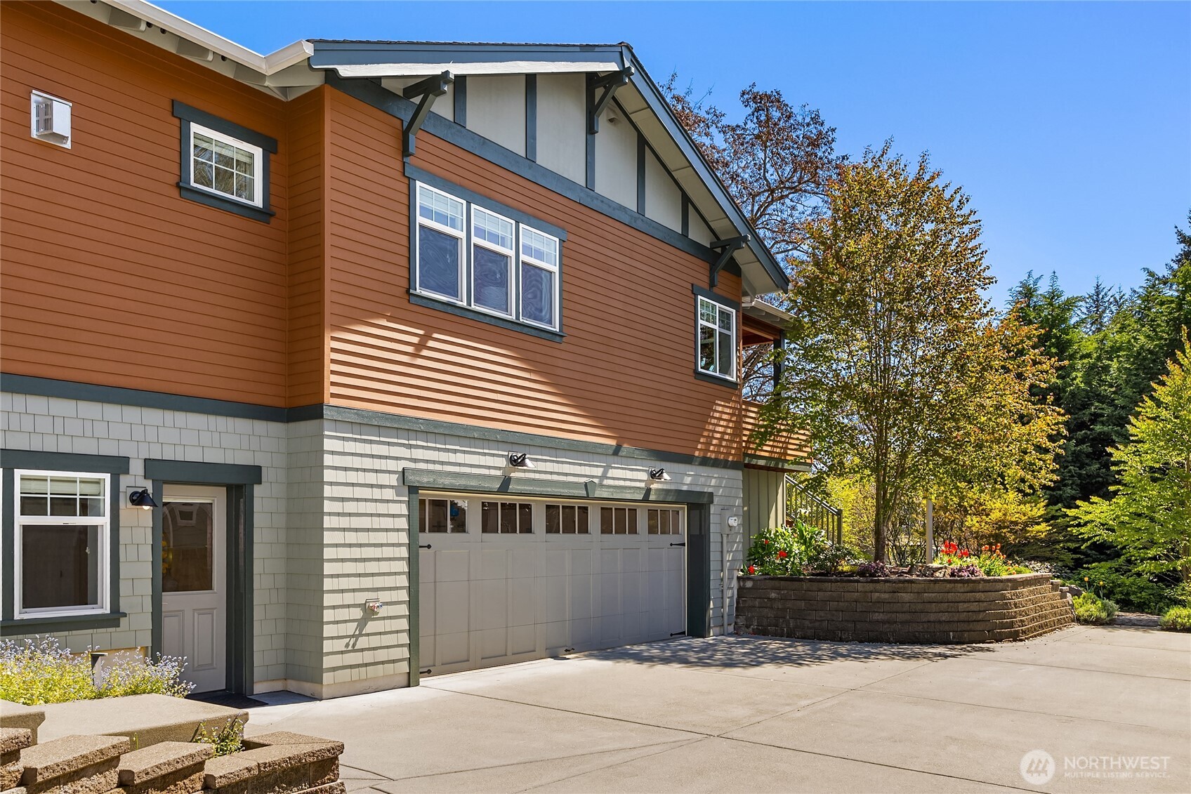 633 Pierce Court NW