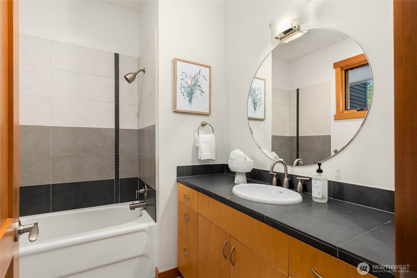 722 NE Vineyard Lane Unit: L102