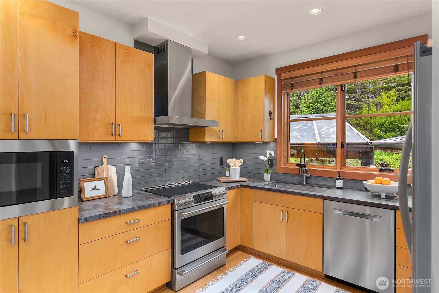 722 NE Vineyard Lane Unit: L102