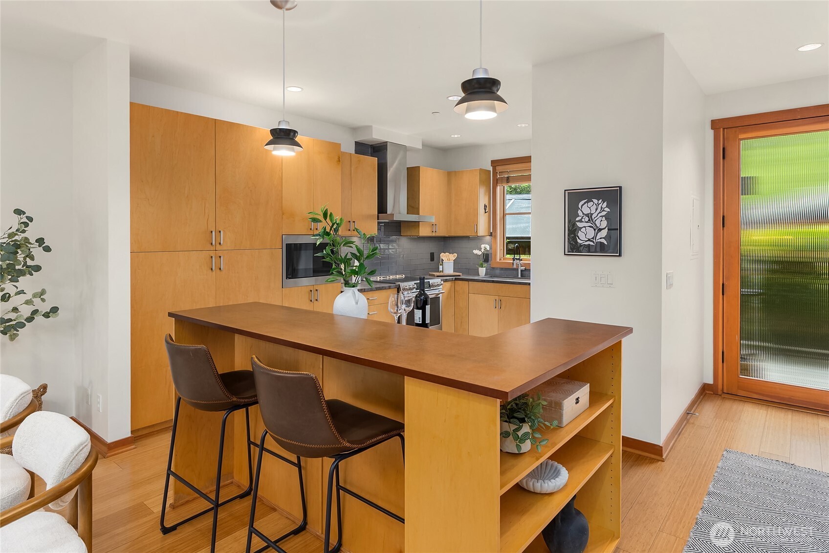 722 NE Vineyard Lane Unit: L102