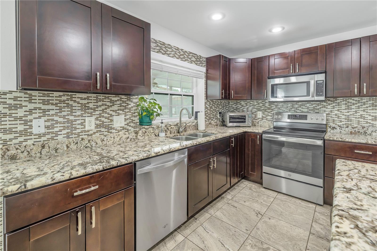 3216 PLEASANT LAKE DR