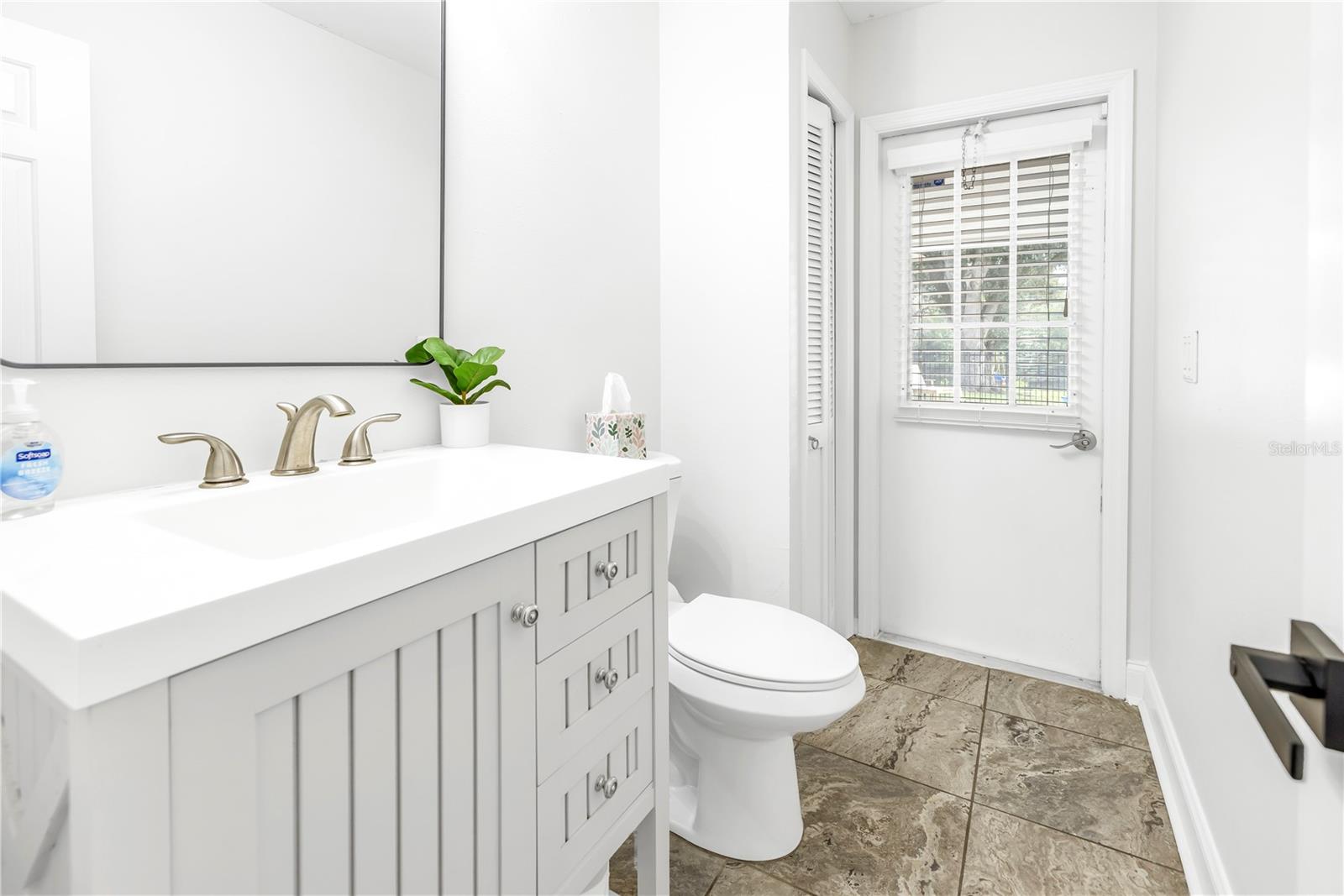 3216 PLEASANT LAKE DR