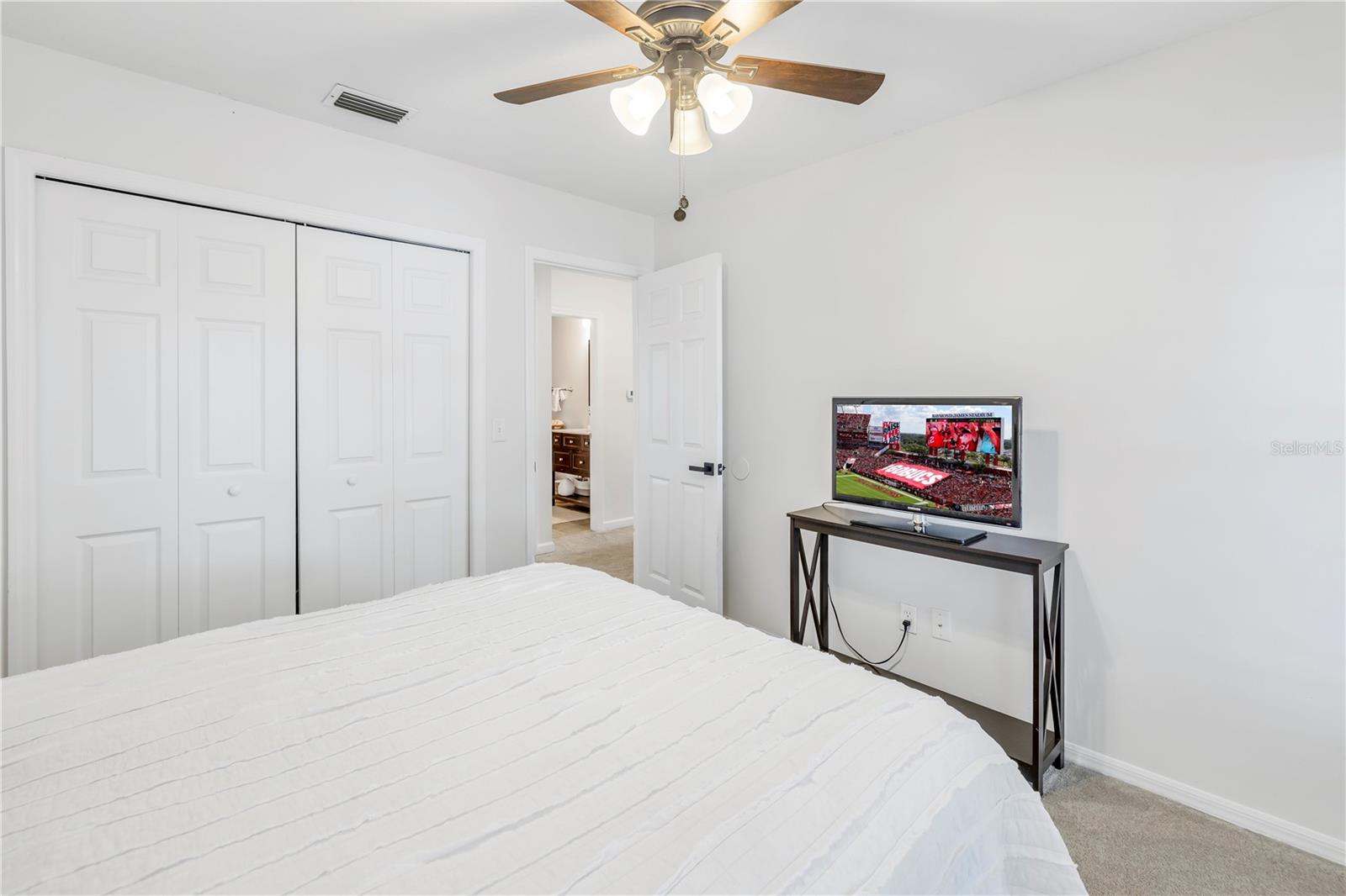 3216 PLEASANT LAKE DR