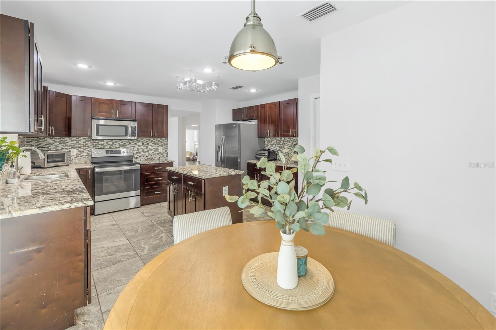 3216 PLEASANT LAKE DR