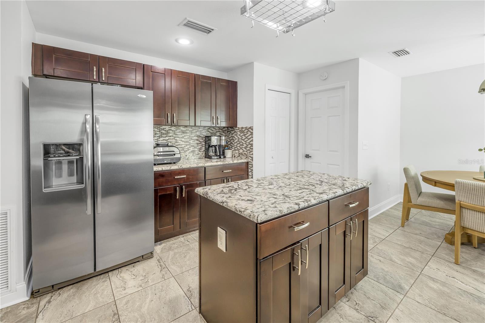 3216 PLEASANT LAKE DR