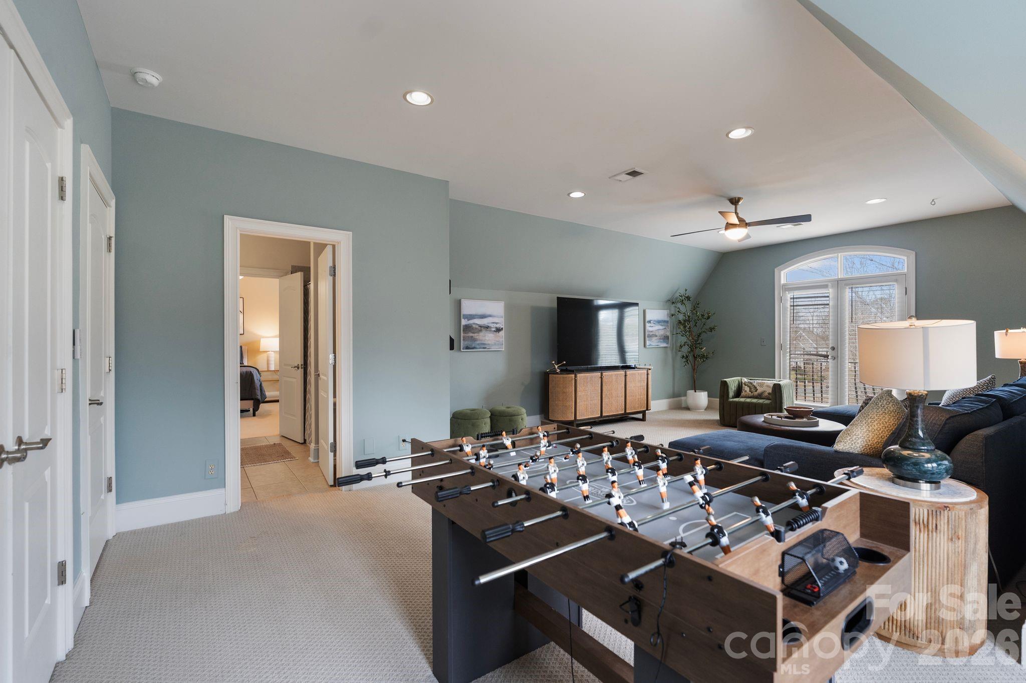 1400 War Admiral Lane