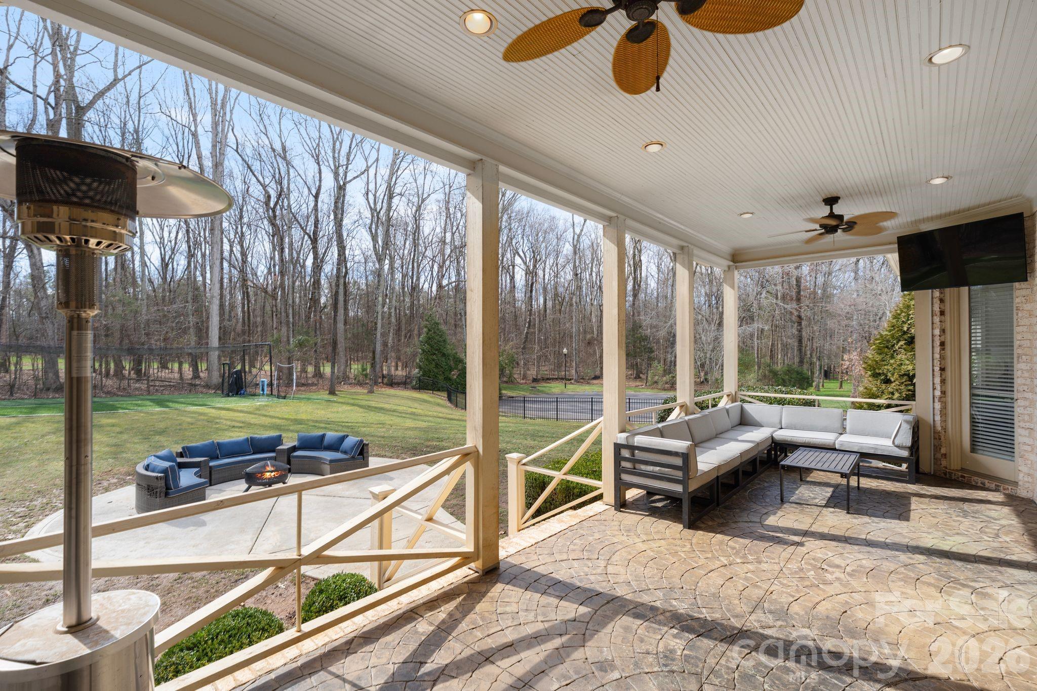 1400 War Admiral Lane