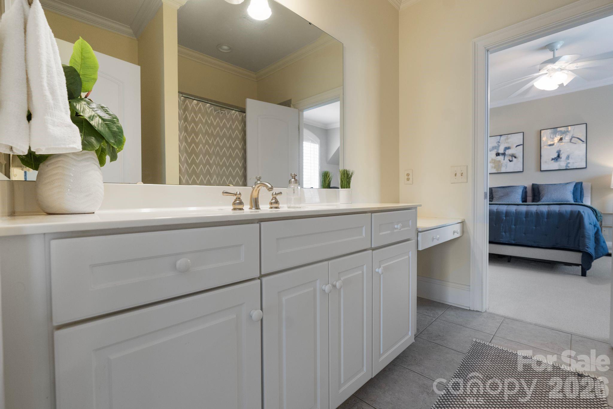 1400 War Admiral Lane