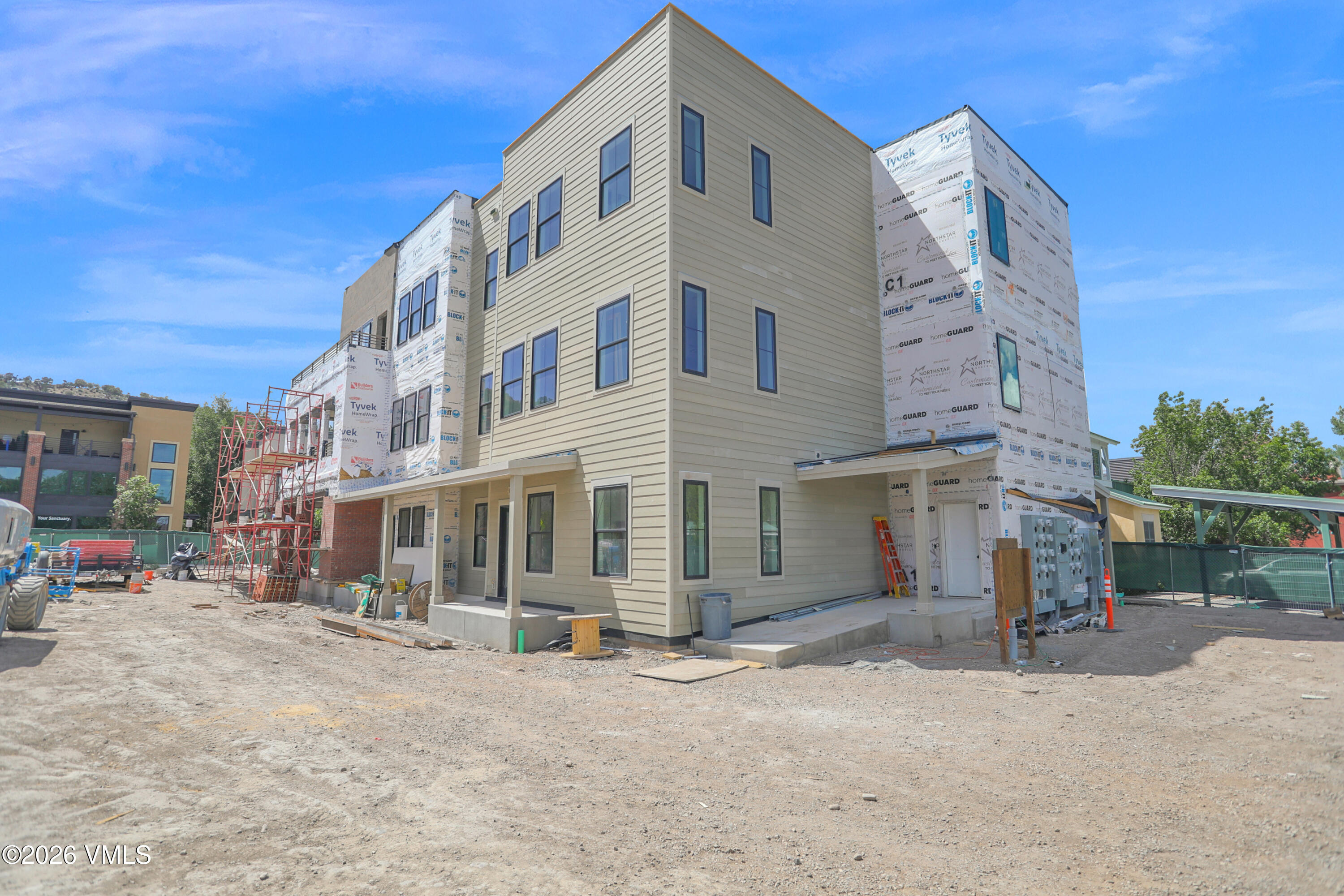 1200 Capitol Street 204