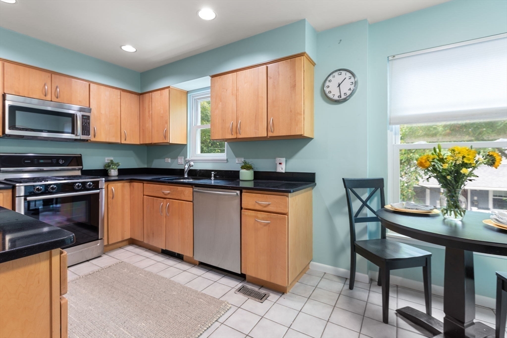 16 Alden Pl # 16