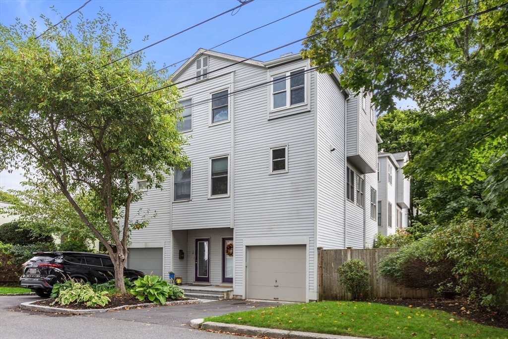16 Alden Pl # 16