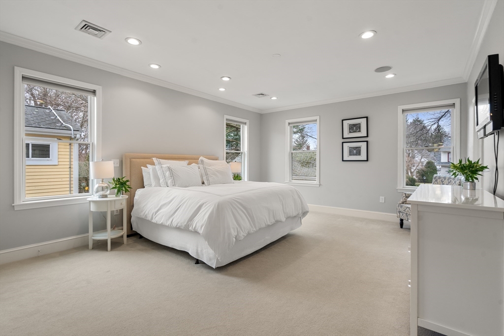 37 Philbrick Rd