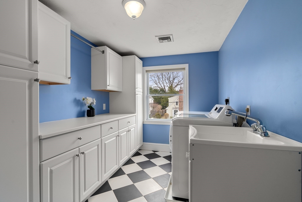37 Philbrick Rd