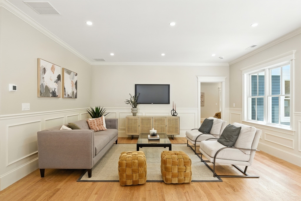 23-1 Francis Street # 1 Unit: 23-1