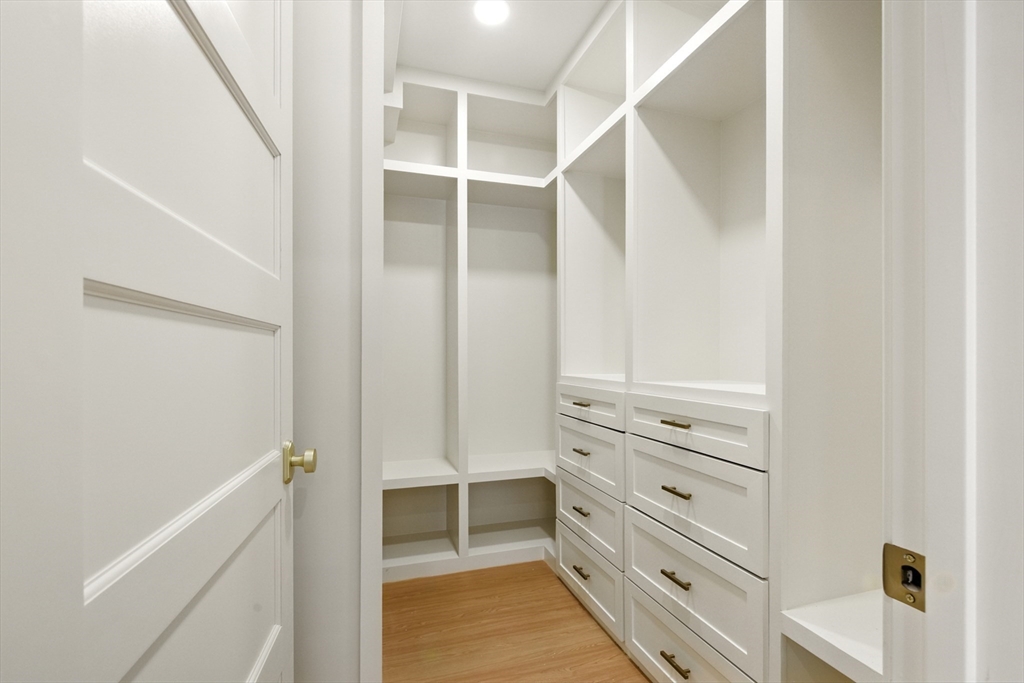 23-1 Francis Street # 1 Unit: 23-1