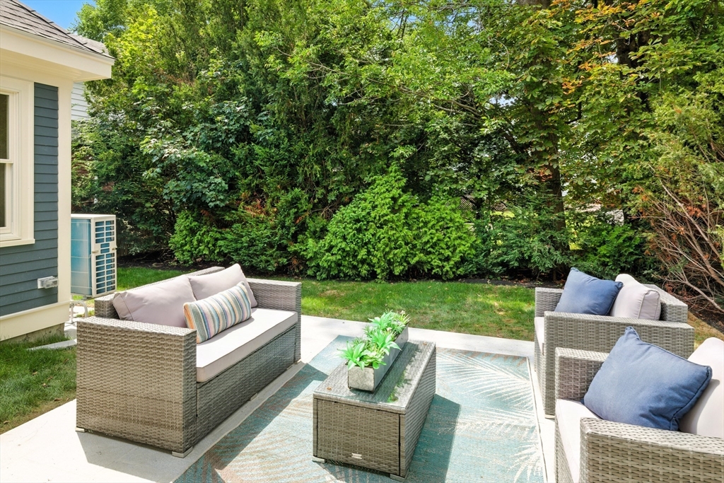 23-1 Francis Street # 1 Unit: 23-1