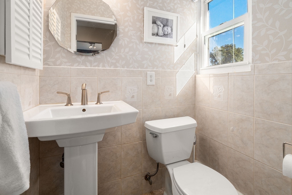 2259 Commonwealth # 2259