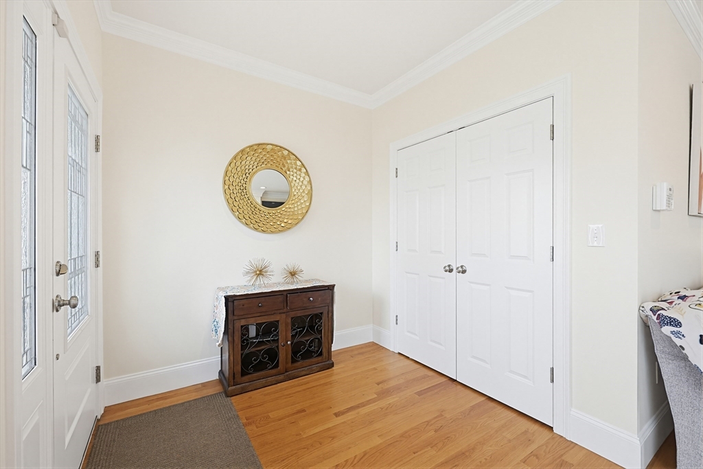 98-100 Lexington Street # 100