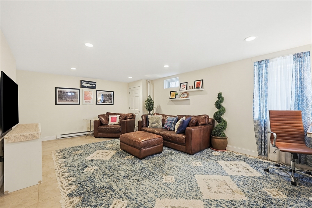 98-100 Lexington Street # 100