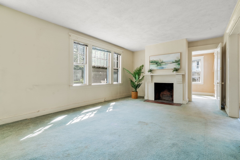 289 Auburndale Ave