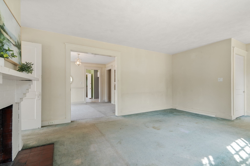 289 Auburndale Ave