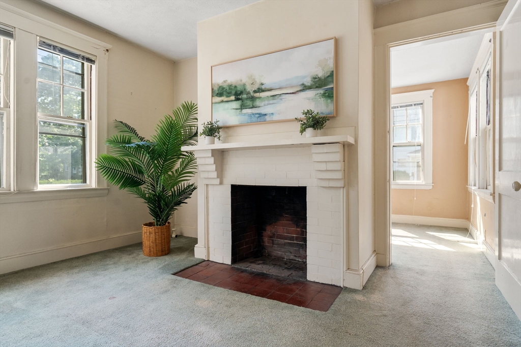 289 Auburndale Ave