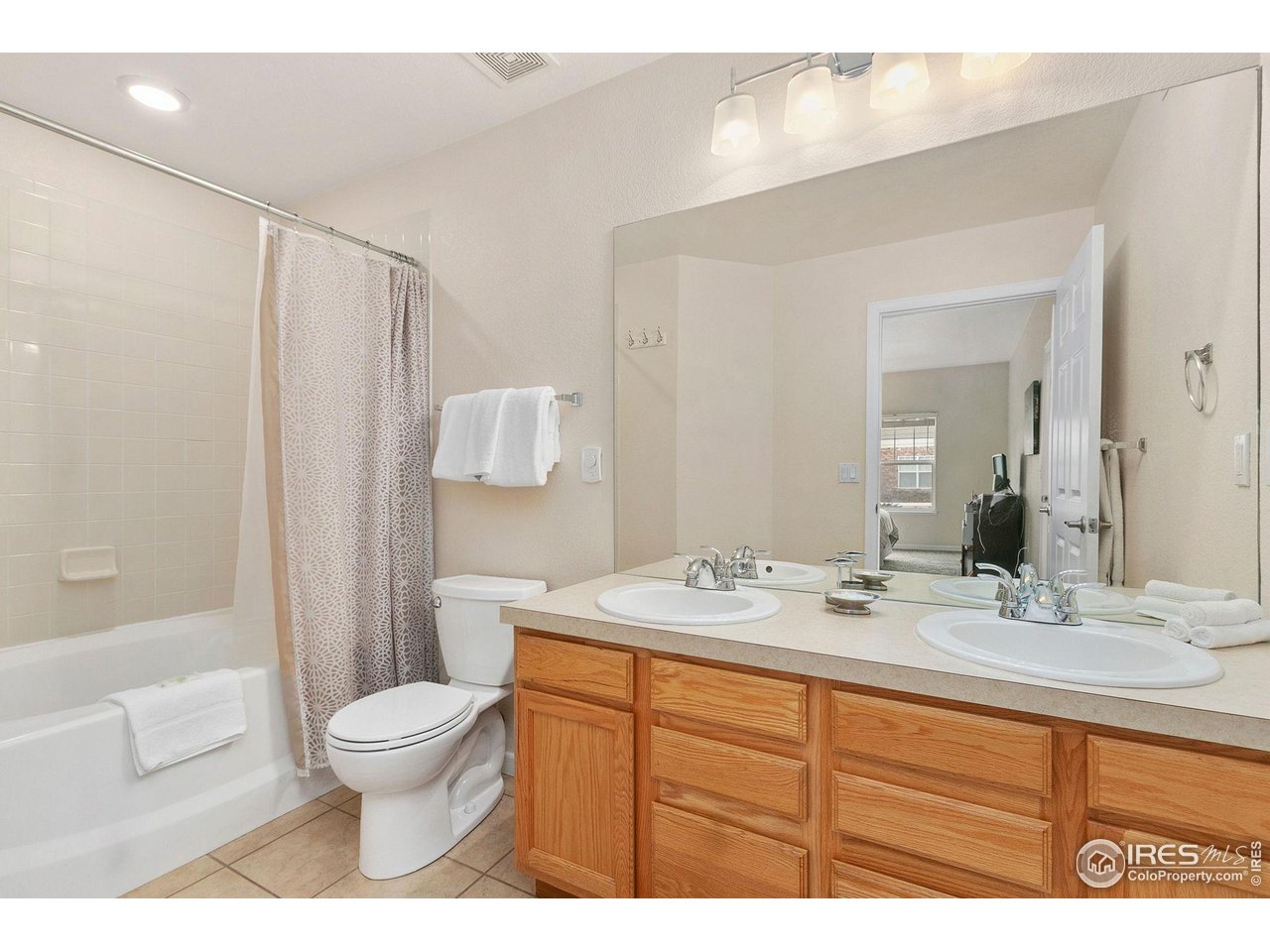 5225 White Willow Dr B-130