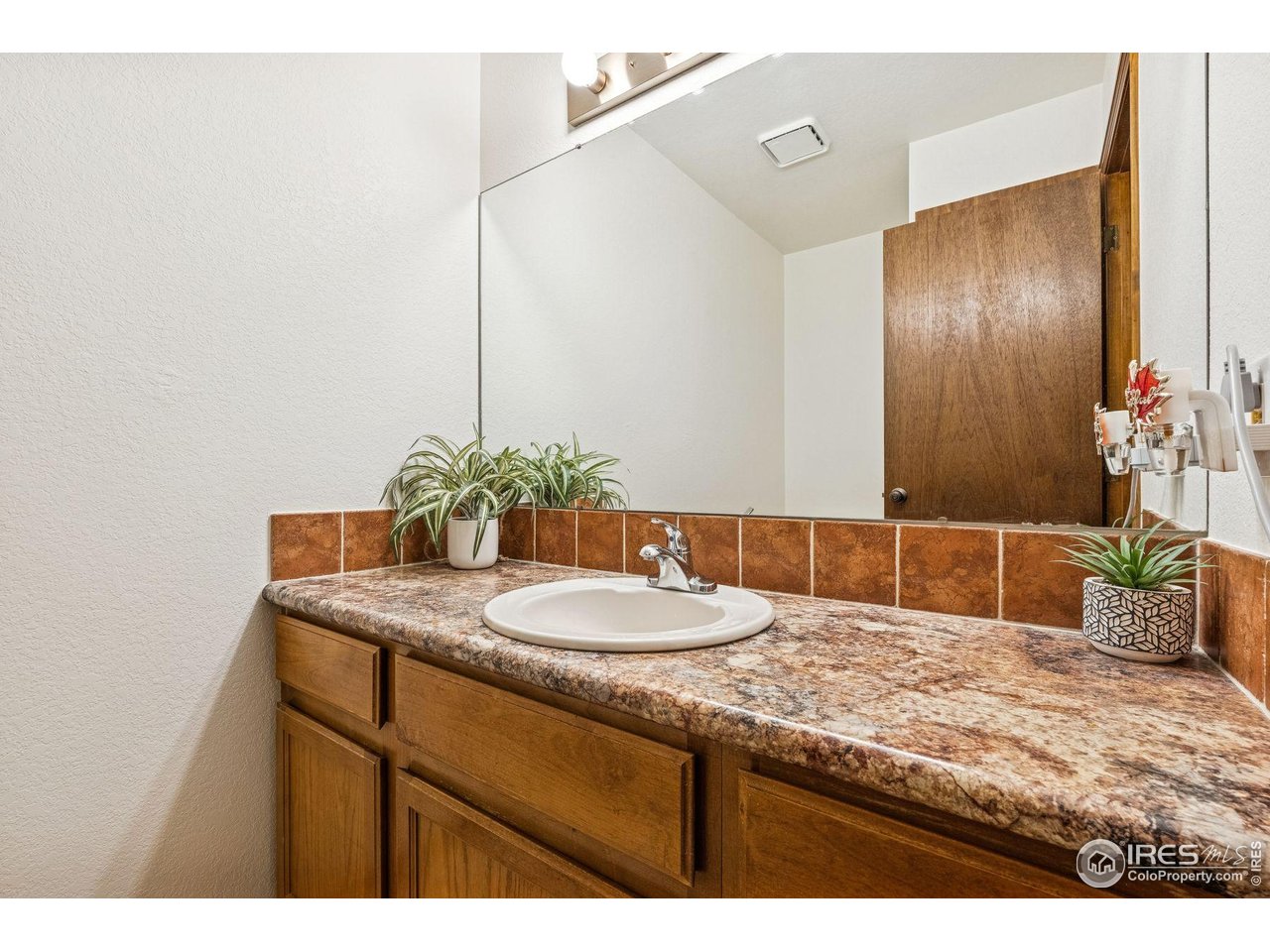 920 44th Avenue Ct 29