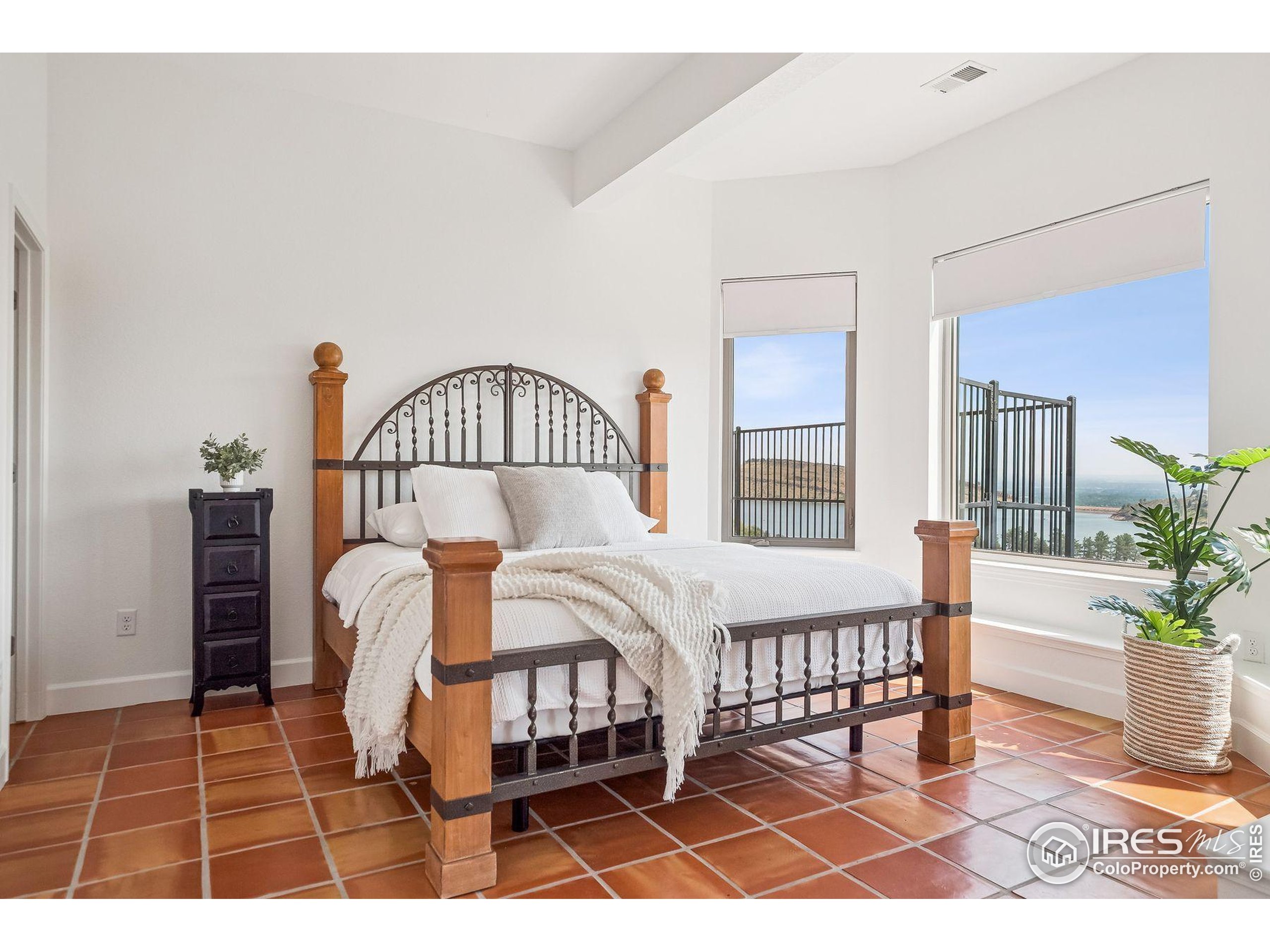 3300 Continental Cir