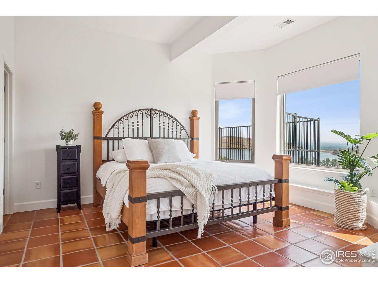 3300 Continental Cir