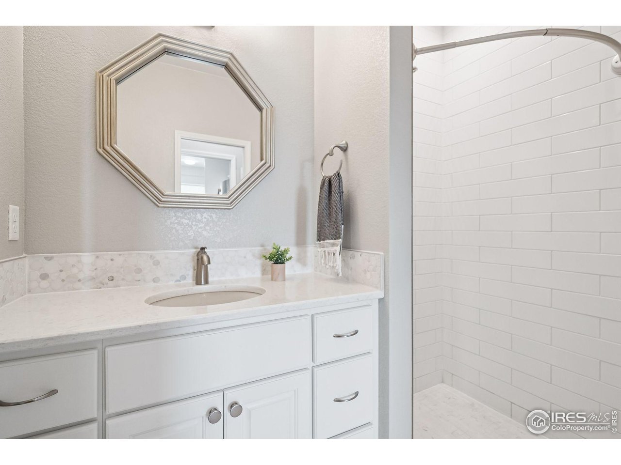 3300 Continental Cir