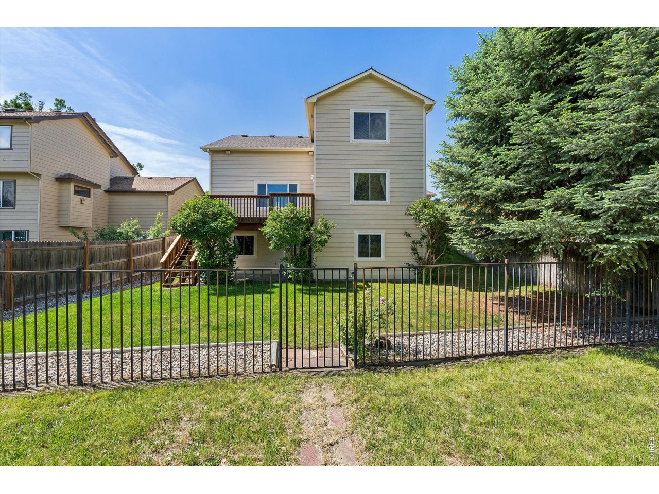 2325 Hampstead Dr