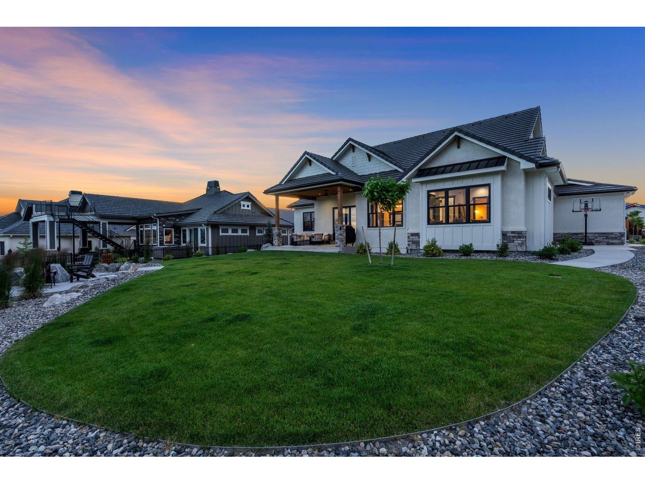 2355 Sugarloaf Rd