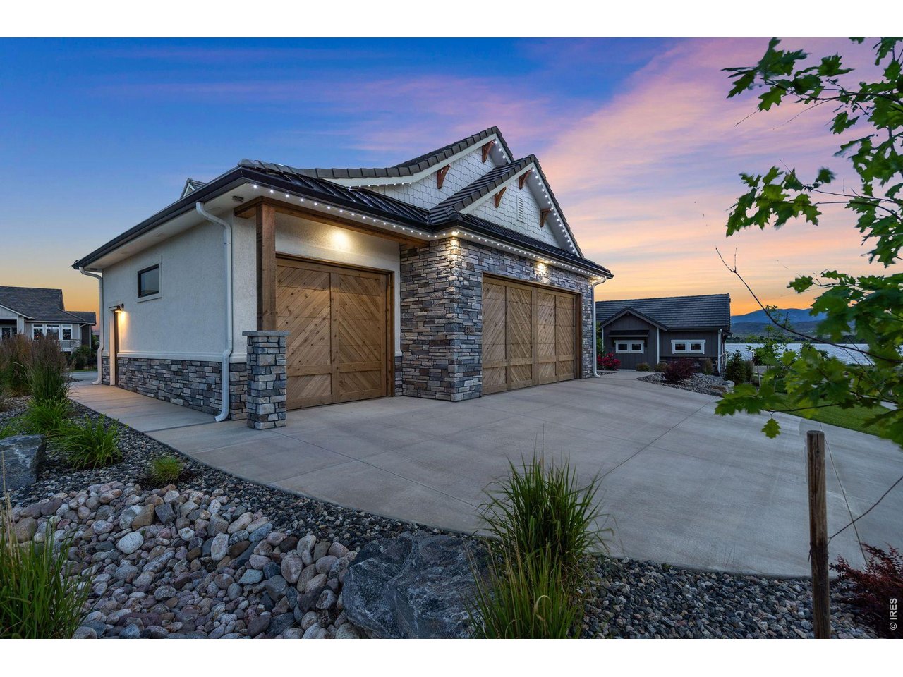 2355 Sugarloaf Rd