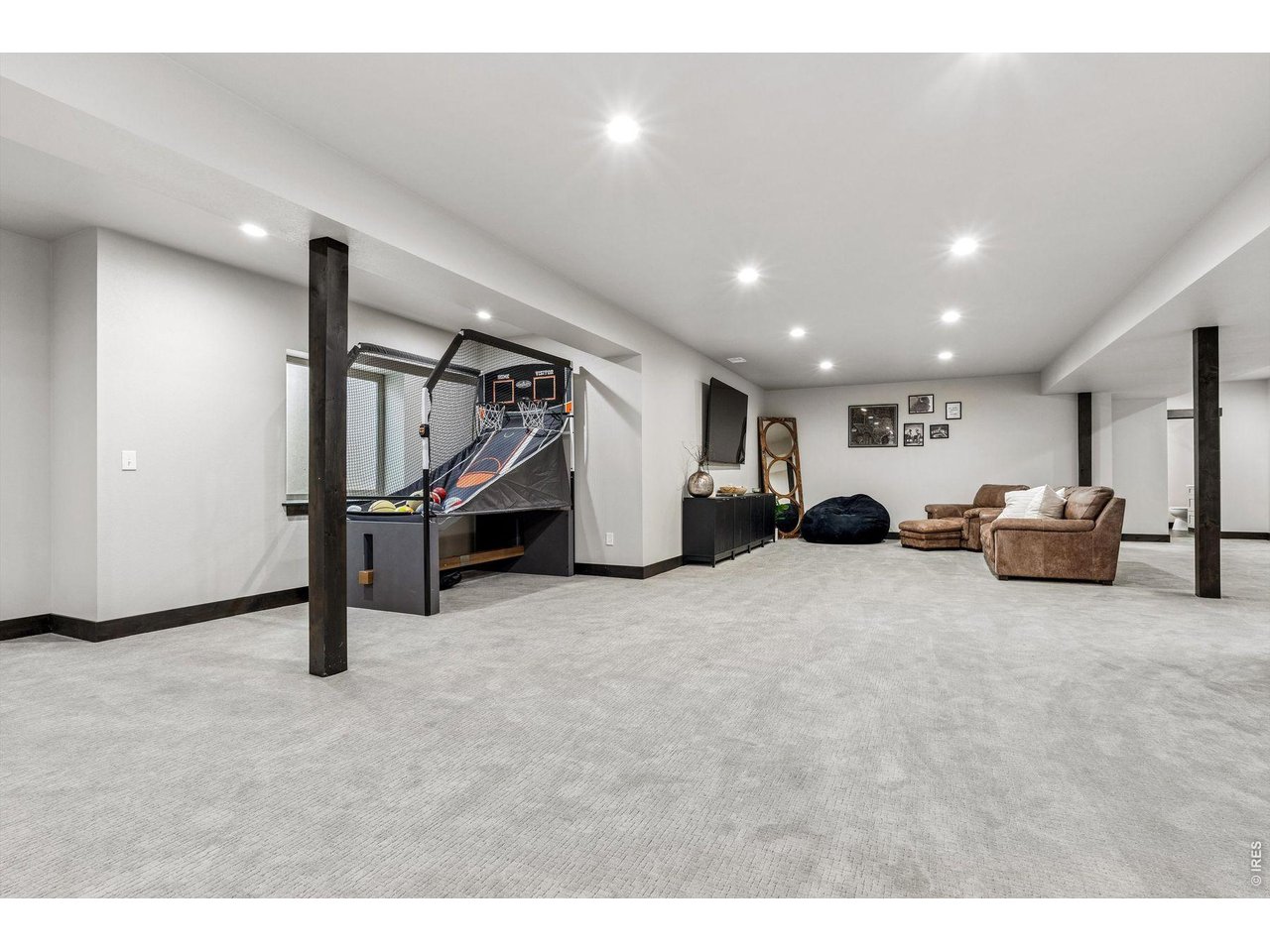 2355 Sugarloaf Rd