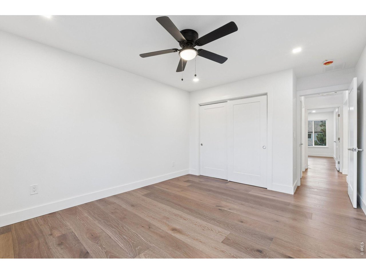 10 Three Lakes Ct