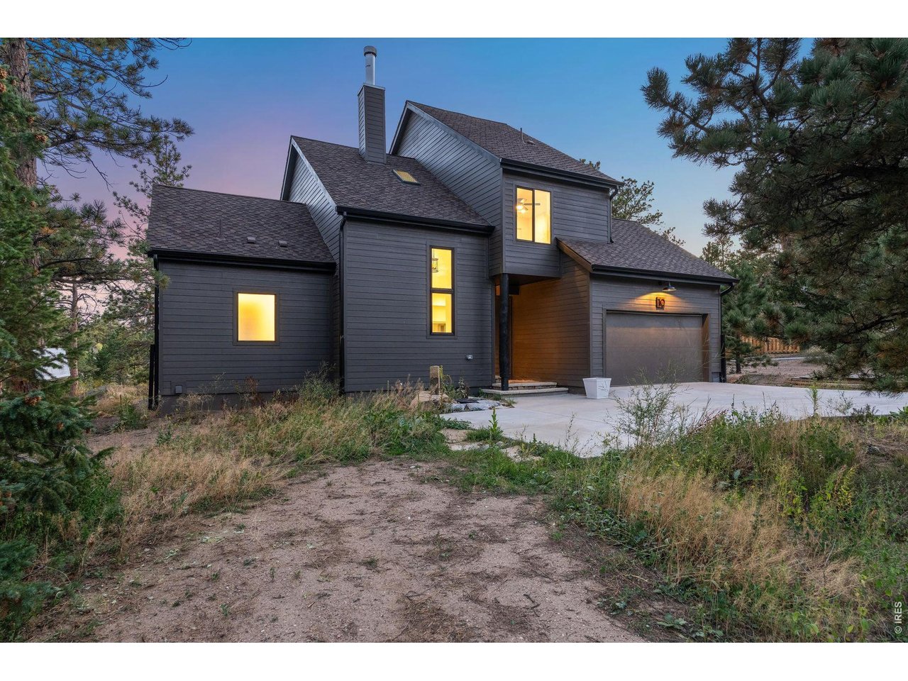 10 Three Lakes Ct