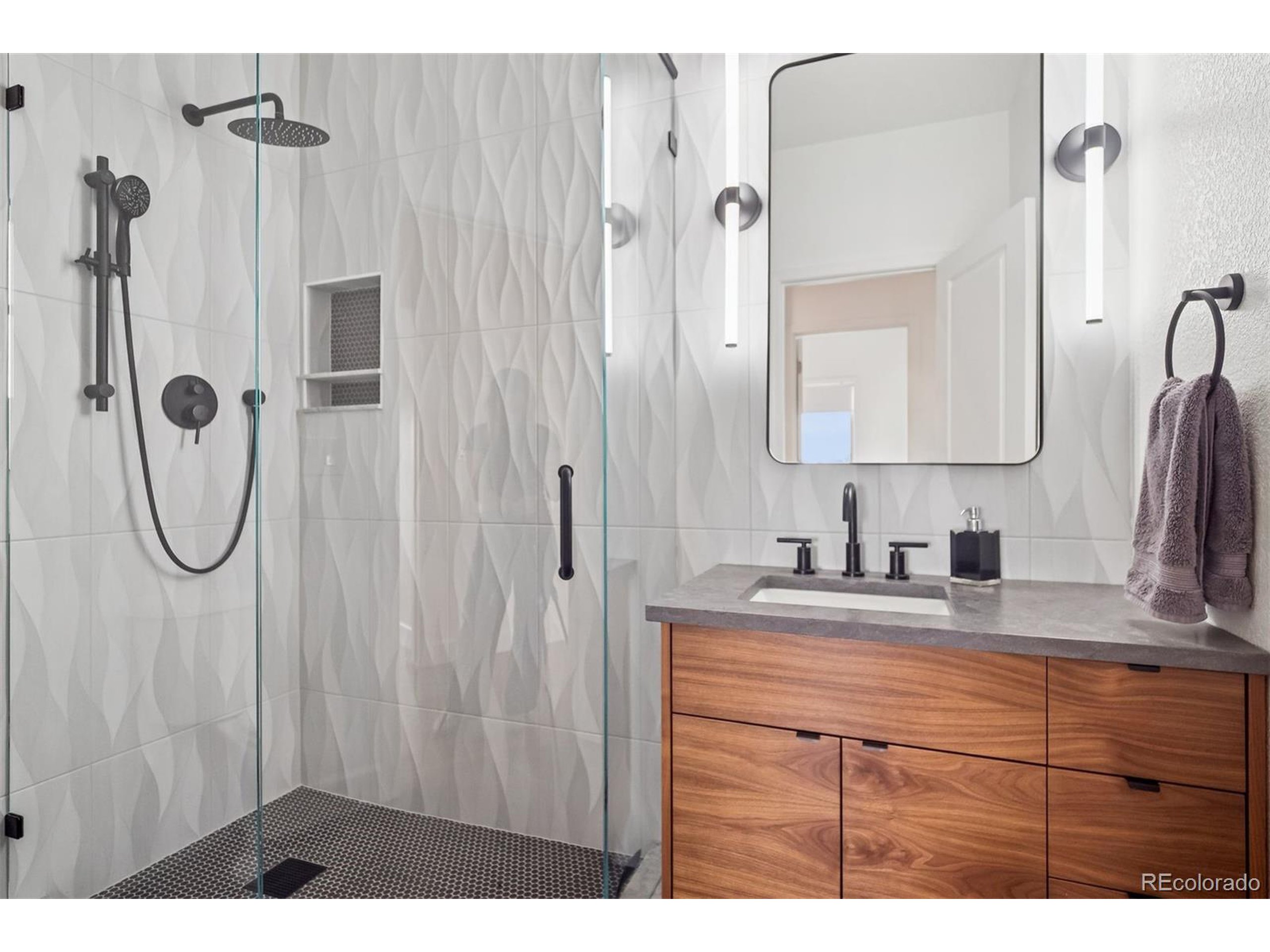 3300 Continental Cir