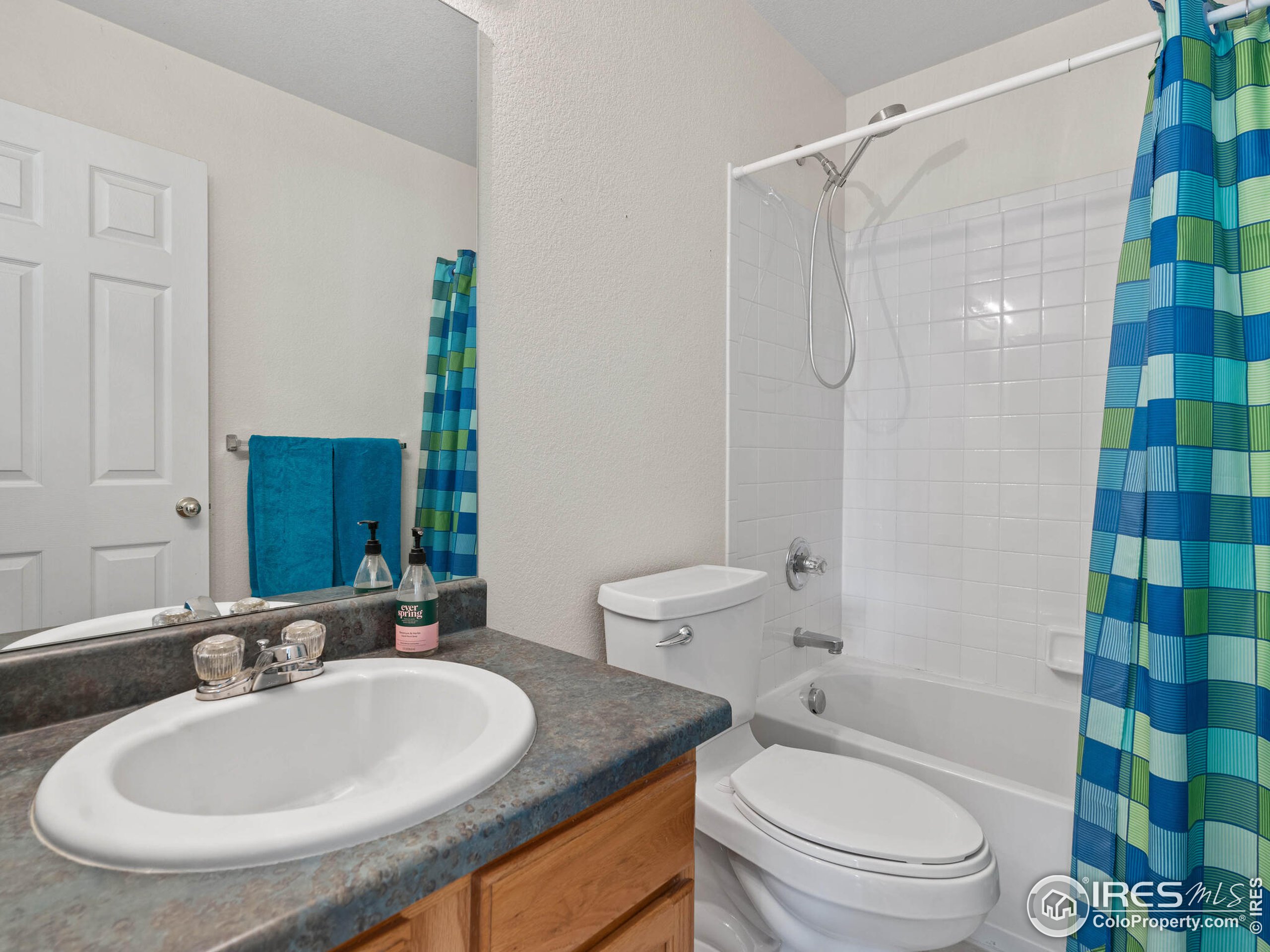 2039 Falcon Ridge Dr